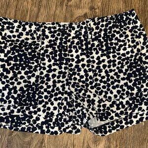 Summer Shorts Size 6 Black & Cream Print Pockets on Front & Back EUC By LOFT
